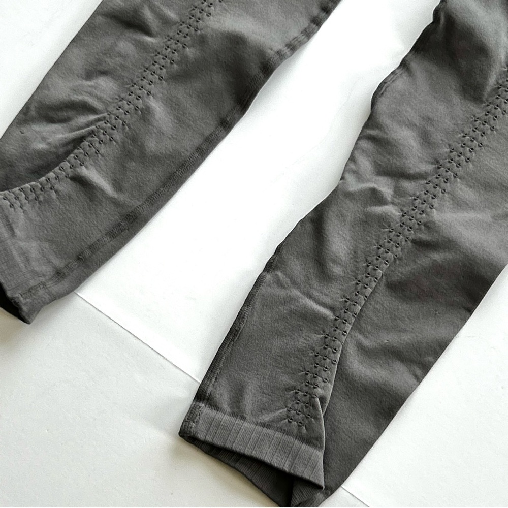 🍒NWOT Free People Movement Good Karma Leggings. Dark Gray. Size: XS/S - Picture 4 of 9
